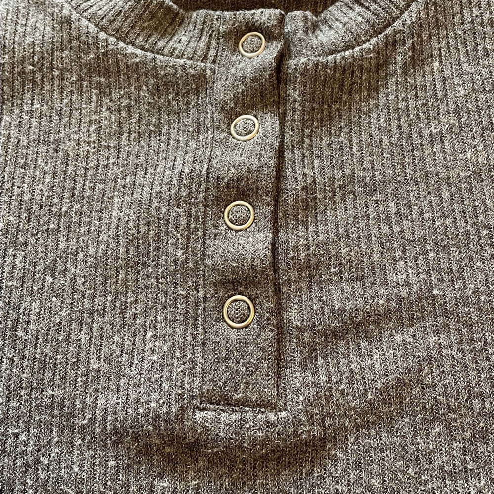 American Eagle Top. Size Small. Gray. Euc. Super … - image 5